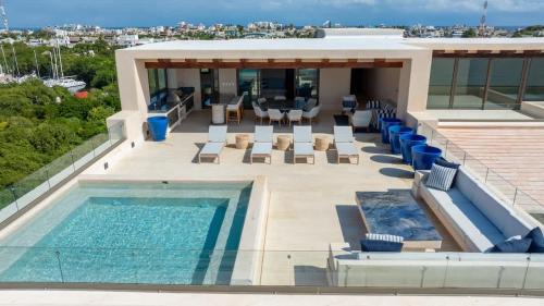 Isla Mujeres Apartment | 9BR Luxury Beachfront Penthouse w/Private Pool