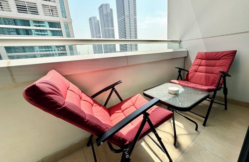 Jumeirah Lake Towers Apartment | Cosmos Living Charming Studio With Balco
