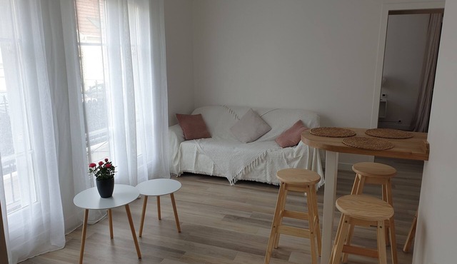 1 Bedroom Apartment in Clamart